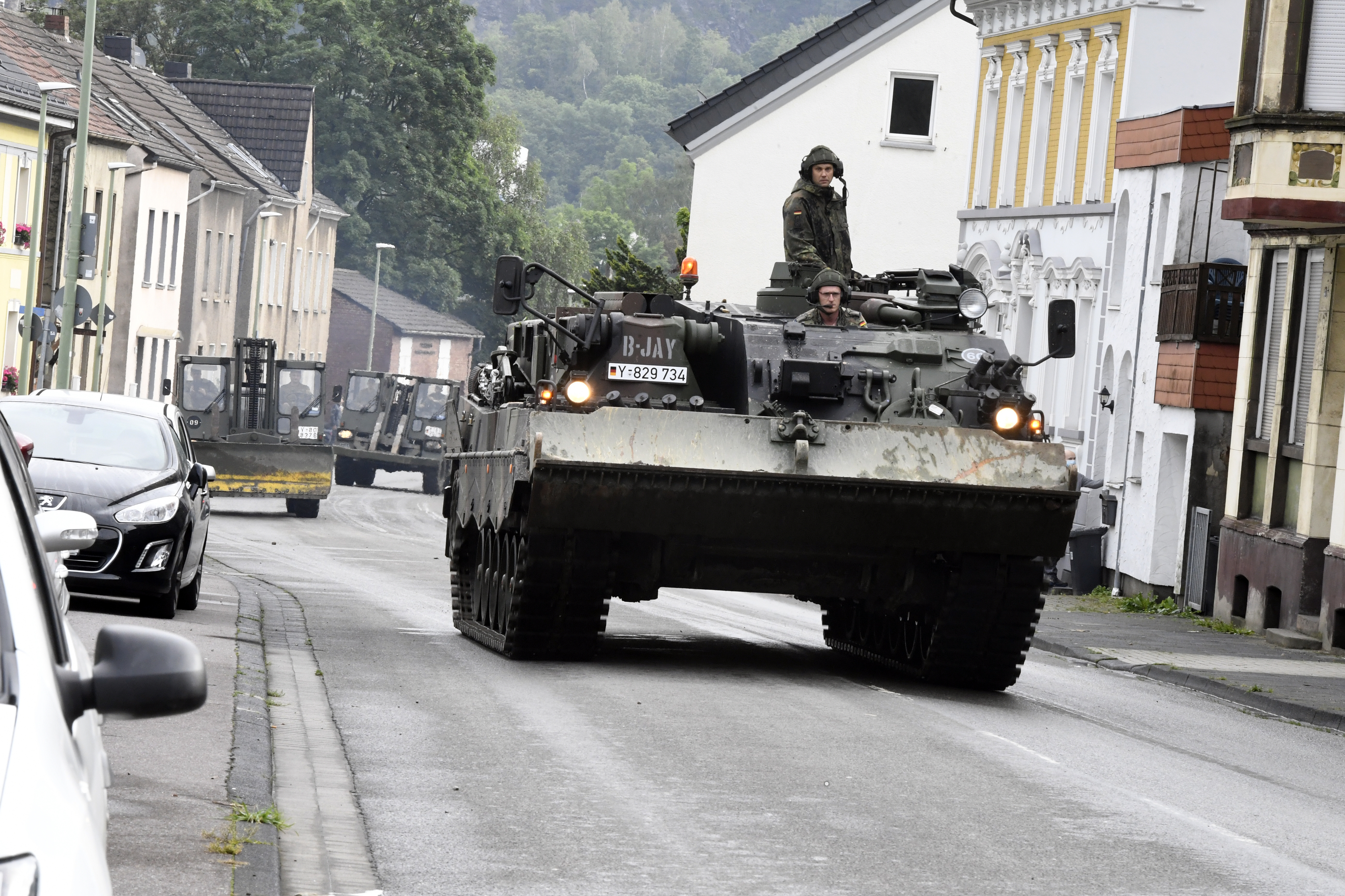 Bundeswehrpanzer in der Nähe des Nahmerbach