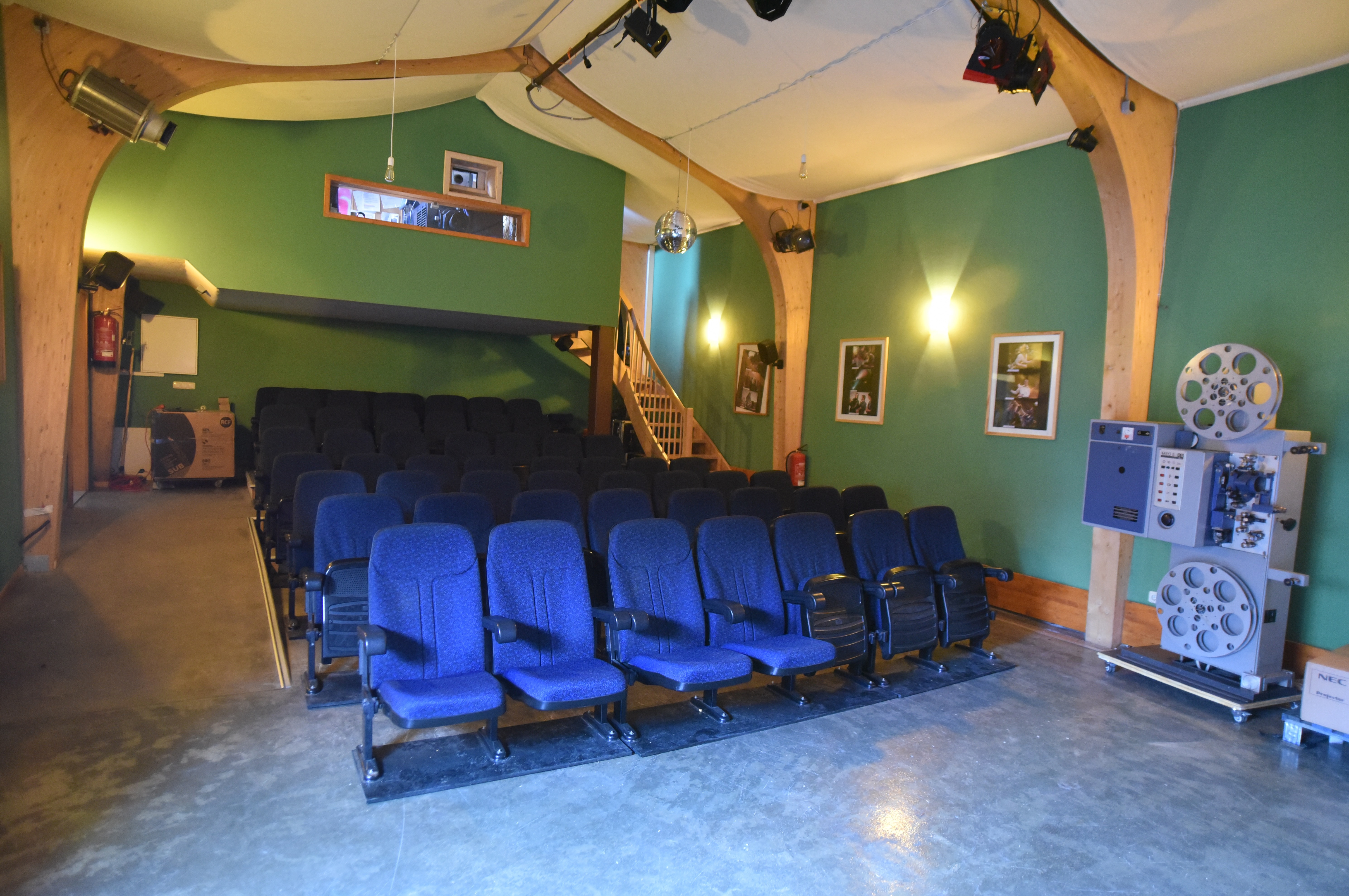 Kulturcafe und Kunstbauerkino in Nessel