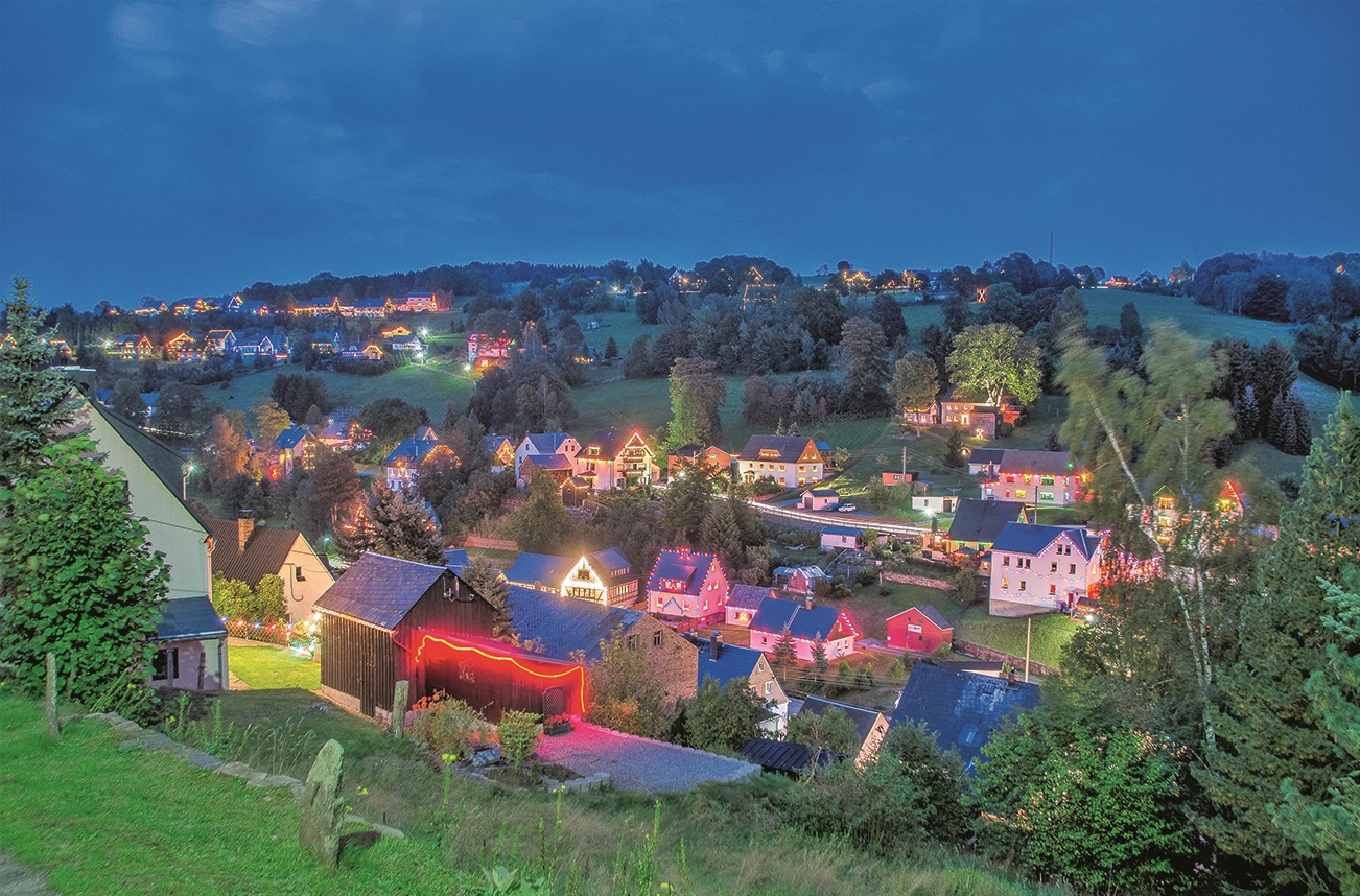 Blick auf das abendliche Pobershauer Bergfest