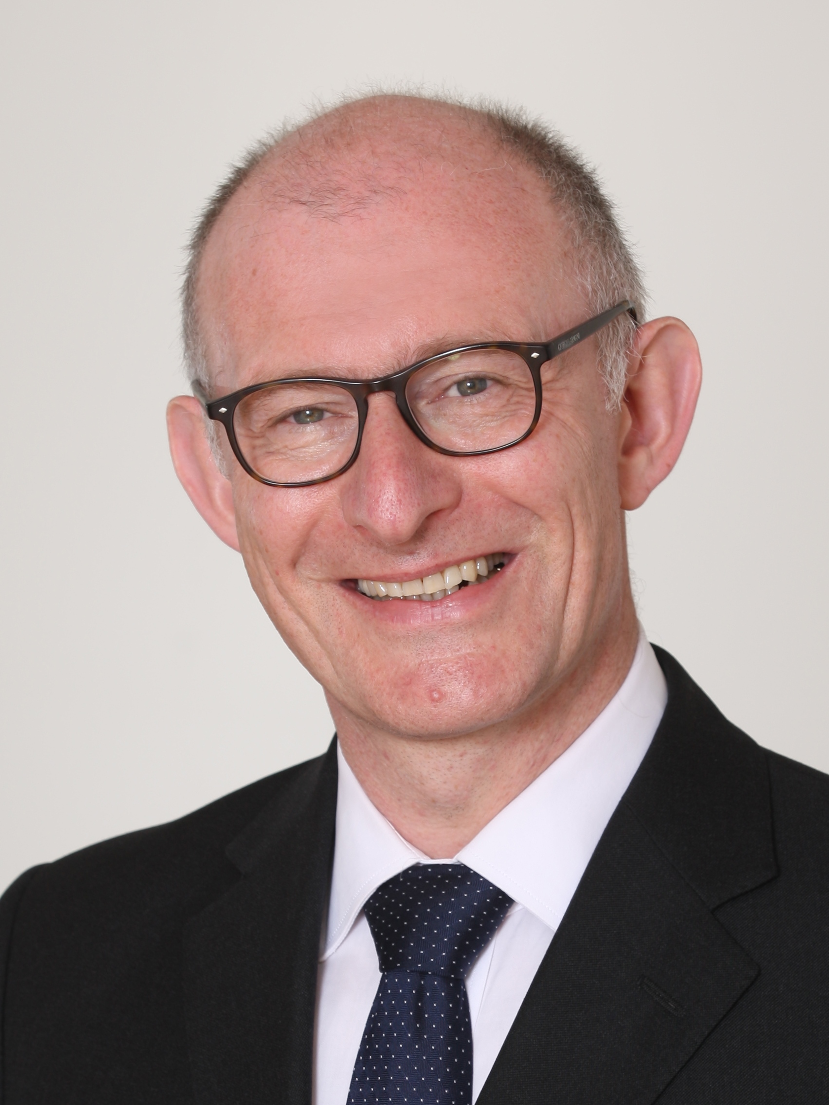 ​Prof. Dr. Stefan Talmon LL.M. M.A. ist Inhaber des Lehrstuhls für Öffentliches Recht, Völkerrecht und Europarecht und Direktor am Institut für Völkerrecht der Universität Bonn.