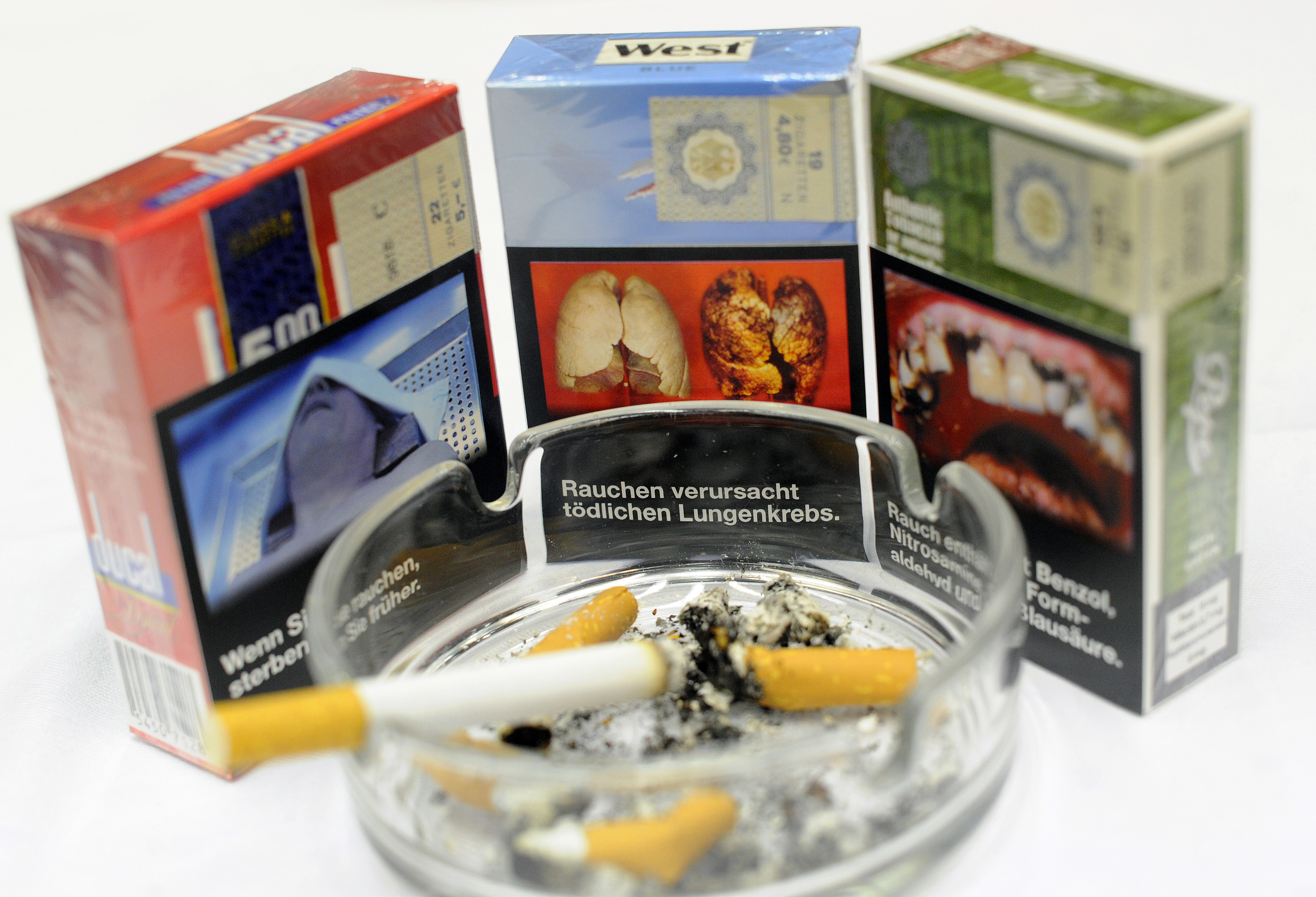 Die Schockbilder auf Zigarettenschachteln sind seit Ende Mai im Handel