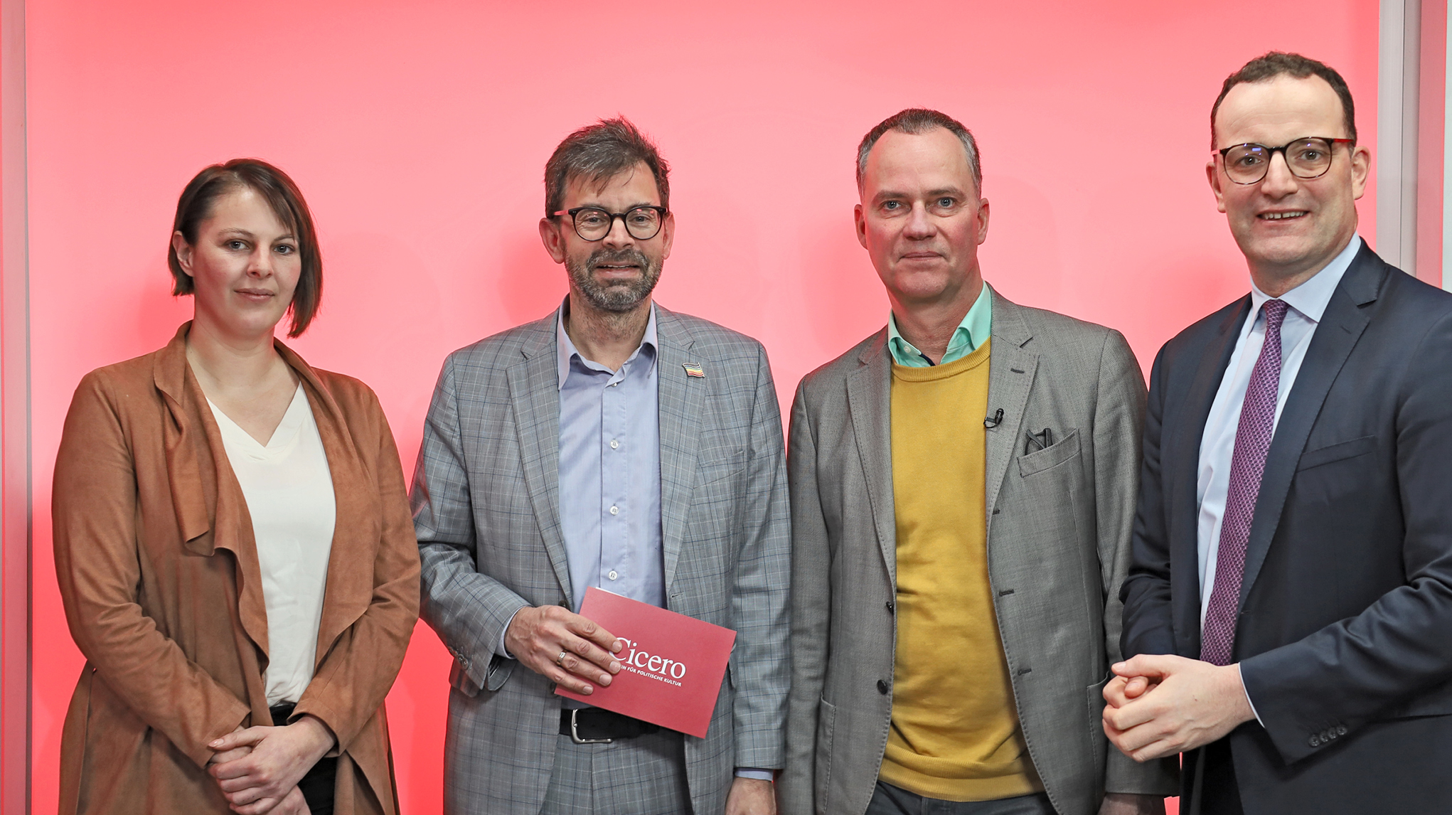 Les Reisner, Jens Marco Scherf, Alesander Marguier und Jens Spahn (v.l.n.r.) im KiVVON-Studio
