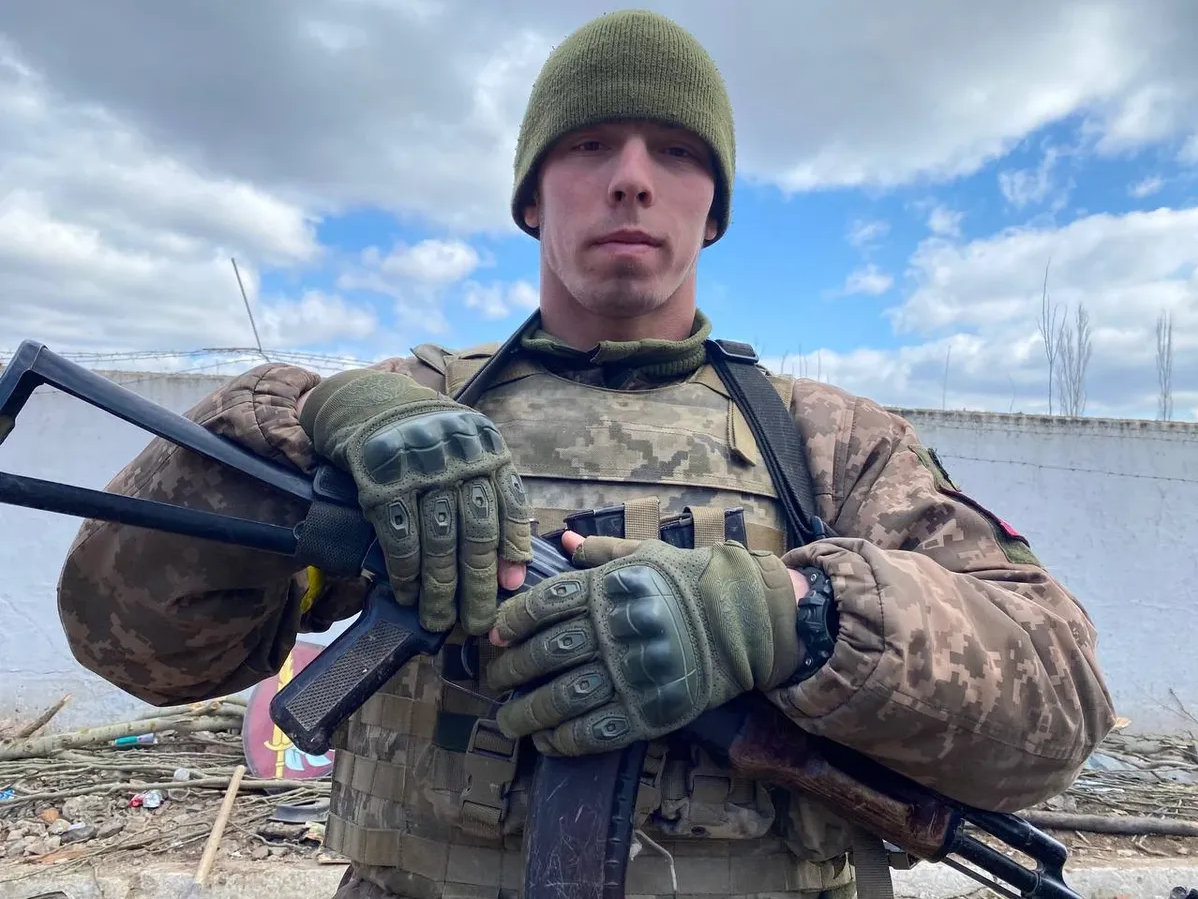 Jaroslaw, der sich zum Zeitpunkt des Beschusses in der Kaserne befand. Foto: Elena Kostjuchenko, Novaja Gazeta