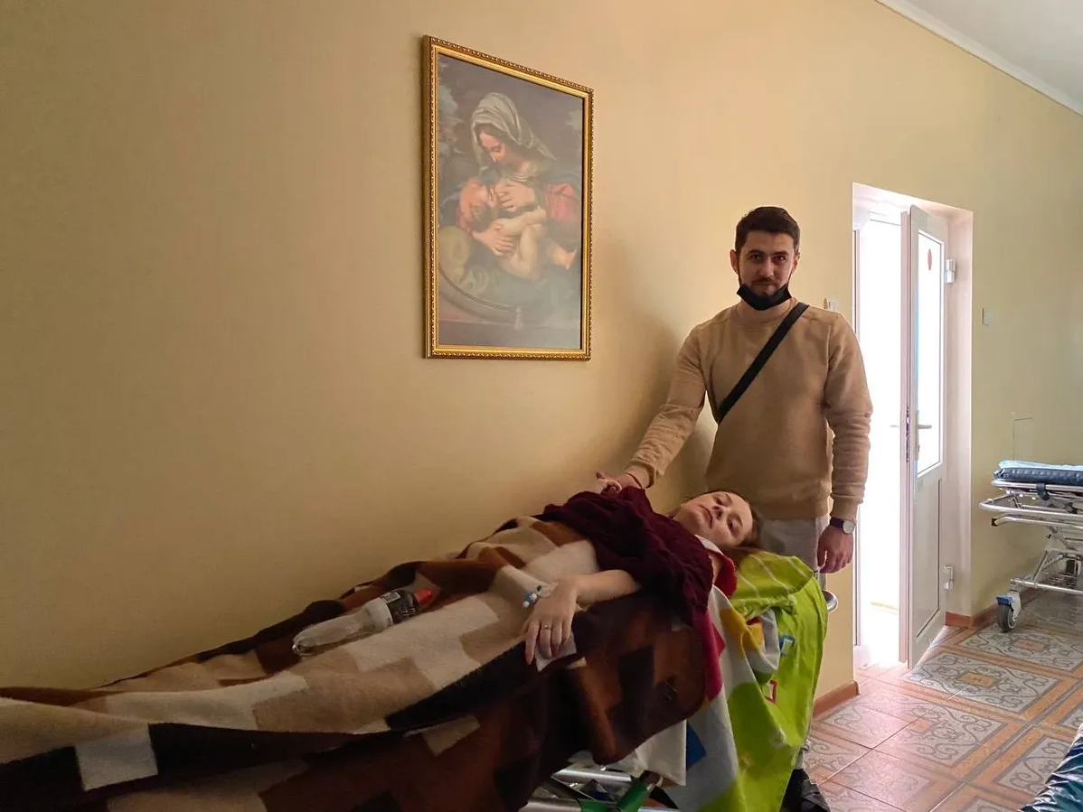 Alexej und Lena kurz nach Lenas Entbindung. Foto: Elena Kostjuchenko, Novaja Gazeta