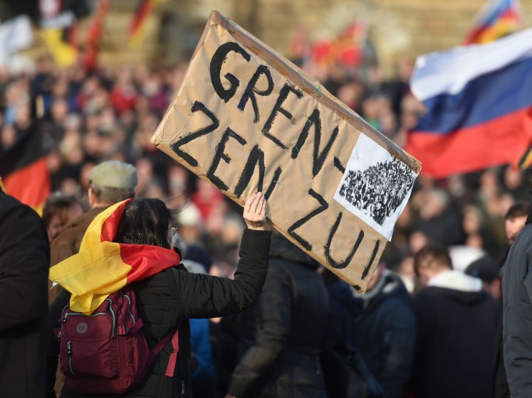 Teilnehmerin einer Pegida-Kundgebung in Dresden