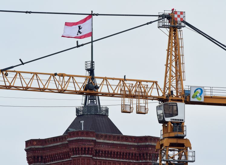 Berlin baut ein Stadtschloss, das nur wenige wollen, aber kriegt keinen Flughafen hin, der Arbeitsplätze brächte