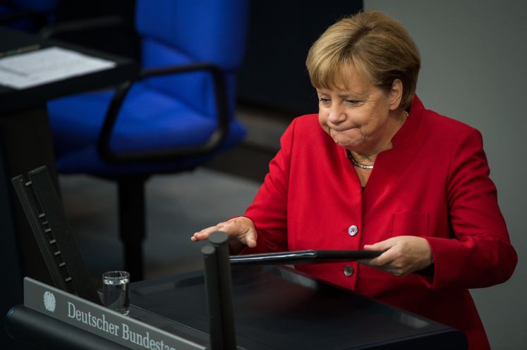 Bundeskanzlerin Angela Merkel bei ihrer Rede im Bundestag.