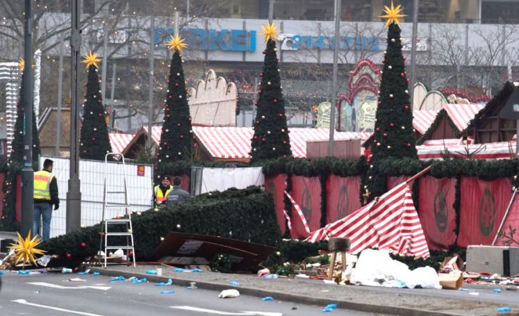 Spur der Zerstörung am Berliner Breitscheidplatz