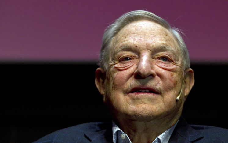 George Soros ist auf der Konferenz "The crisis and the open societies future in Europe" anwesend