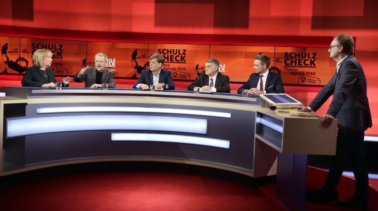 Frank Plasberg und Gäste bei der TV-Sendung "Hart aber fair"