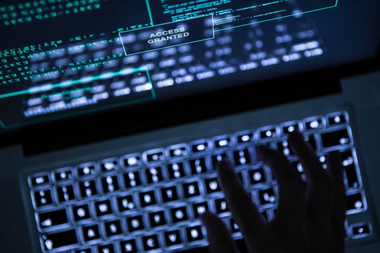 Ein Hacker bei der Arbeit