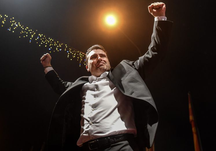Zoran Zaef, Führer der sozialdemokratischen Partei SDSM, feiert den Wahlsieg in Mazedonien bei den Parlamentswahlen im Dezember 2016