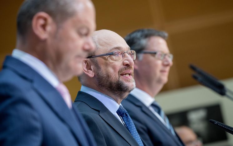 Olaf Scholz, Martin Schulz und Thorsten Schäfer-Gümbel präsentieren des SPD-Steuerkonzept