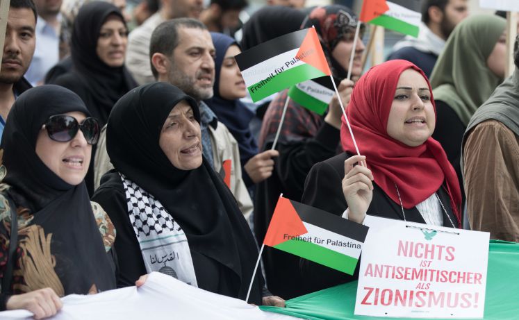 Teilnehmer einer Anti-Israel-Demonstration in Berlin