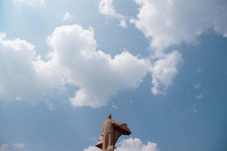 Lenin-Statue vor dem Sitz des Parlaments in Tiraspol (Moldau)