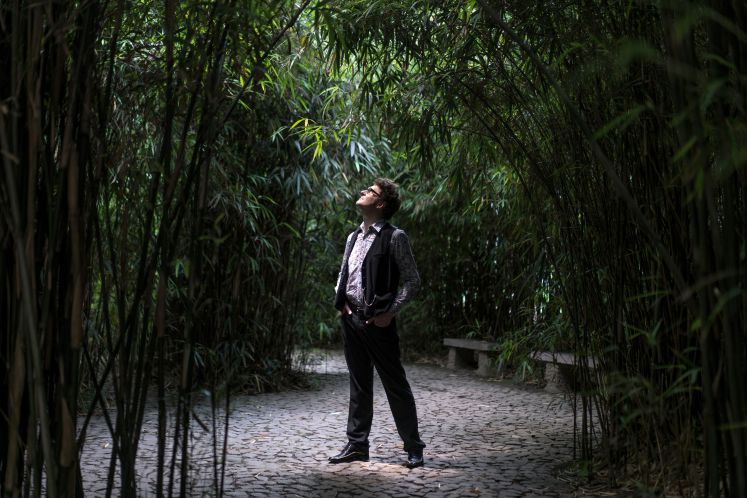 Der Nietzsche Forscher Helmut Heit auf dem Campus der Tongji-Universität. 