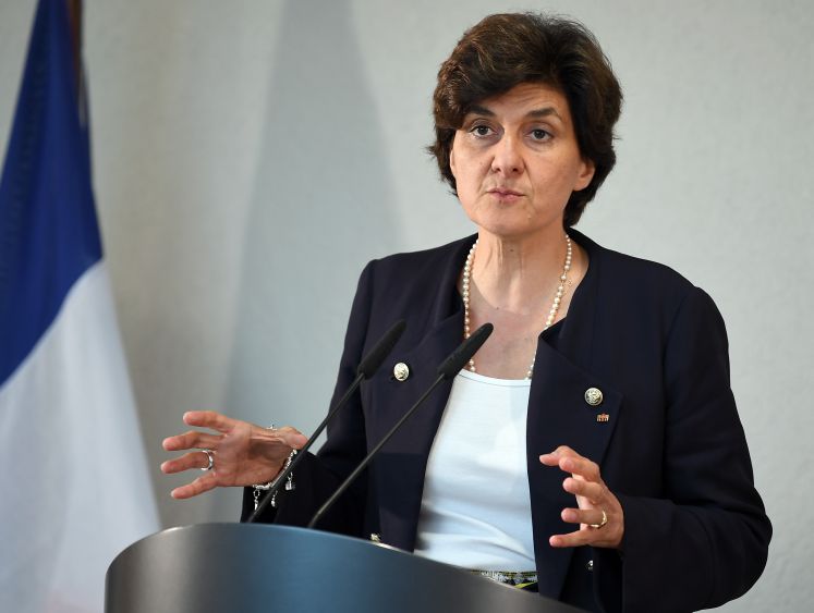 Die französische Verteidigungsministerin Sylvie Goulard spricht am 01.06.2017 in Berlin während einer Pressekonferenz mit ihrer deutschen Amtskollegin