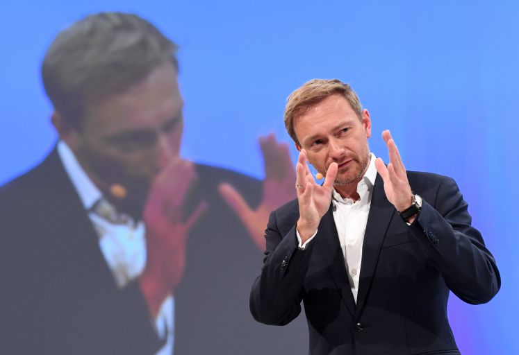 Der FDP-Vorsitzende Christian Lindner hält am 17.09.2017 in Berlin, während des Bundesparteitages der FDP vor der Bundestagswahl, seine Rede.