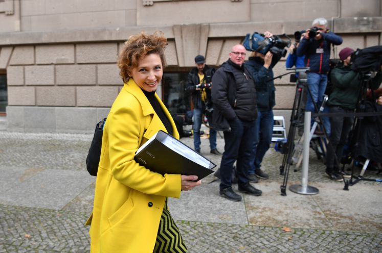 Nicola Beer auf dem Weg zu den Jamaika-Sondierungsgesprächen