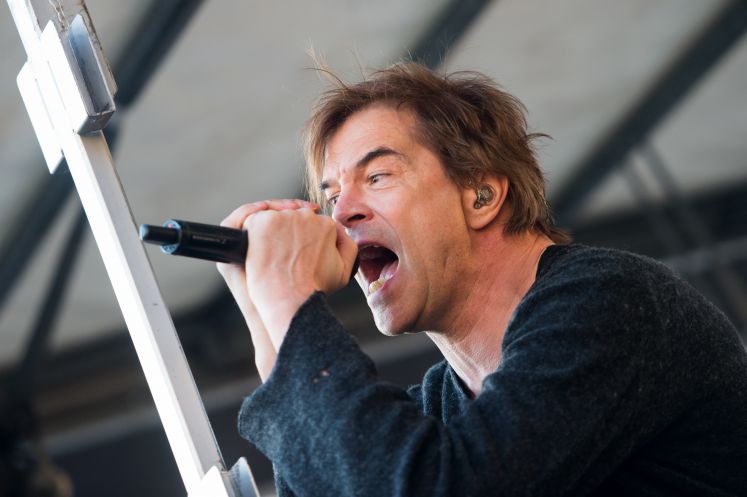 Der Sänger Campino singend auf einer Bühne
