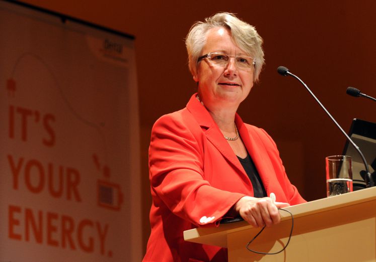 Annette Schavan steht am Rednerpult