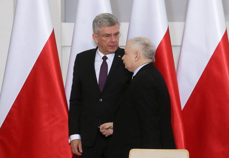 Der polnische PiS-Parteiführer Jaroslaw Kaczynski im Gespräch mit dem Senatssprecher Stanislaw Karczewski