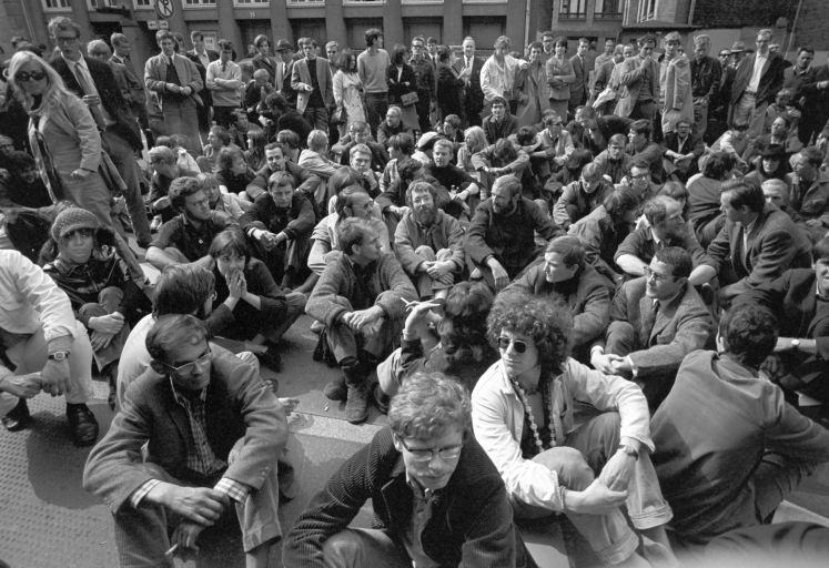 Sitzdemonstration von Frankfurter Studenten 1967