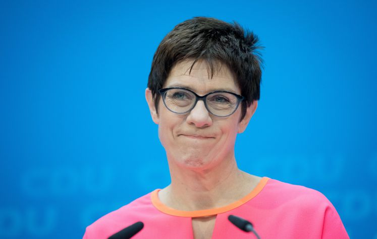 Annegret Kramp-Karrenbauer (CDU) während einer Pressekonferenz in Berlin