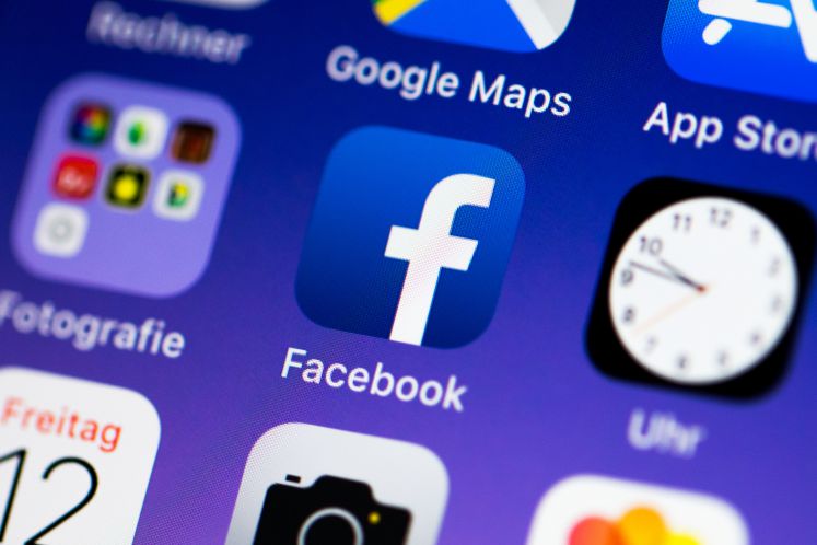 Benutzeroberfläche eines Smartphones mit der Facebook-App
