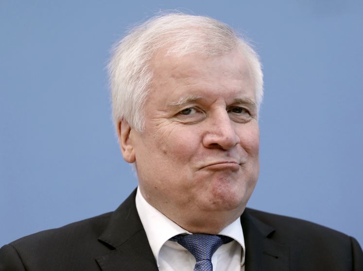 Horst Seehofer bei einer Pressekonferenz zu den Ergebnissen der Bayernwahl 
