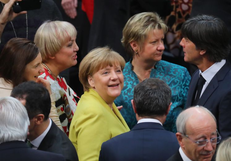 Angela Merkel und Joachim Löw im Bundestag