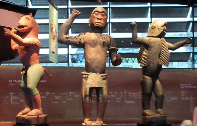  Große königliche Statuen des Königreichs Dahomey aus den Jahren 1890-1892 im Musée du Quai Branly