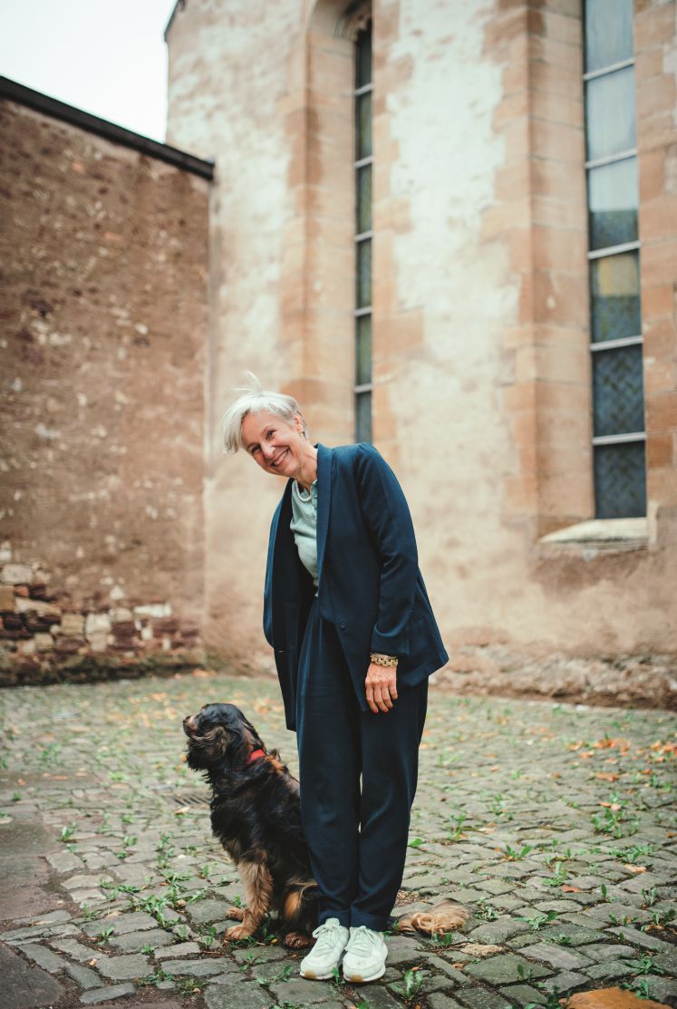 Charlotte Rørth mit ihrem Hund