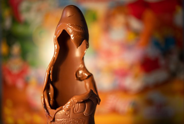 Ein geschmolzener Schokoladenweihnachtsmann