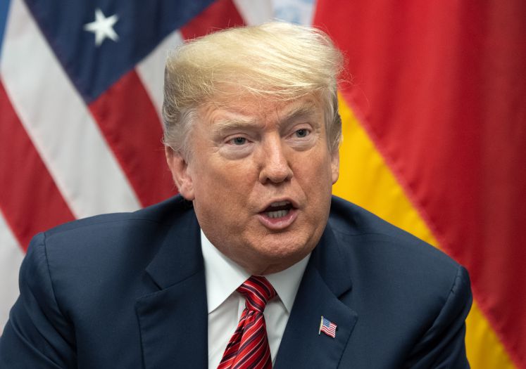 Bundeskanzlerin Merkel und Donald Trump, 45. Präsident der Vereinigten Staaten, treffen sich im Tagungszentrum des G20-Gipfeltreffens zu einem Gespräch. Die "Gruppe der 20" vereint die stärksten Industrienationen und aufstrebenden Volkswirtschaften.