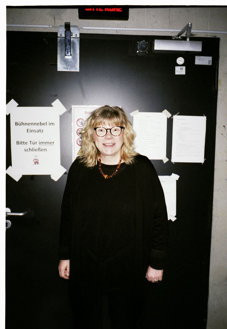 Felicitas Loewe im Backstage-Bereich des tjg im Dresdener Kraftwerk Mitte