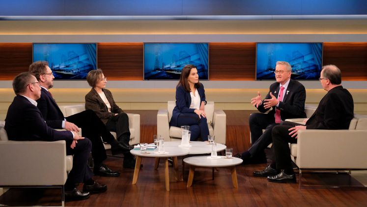 Anne Will und Diskutanten