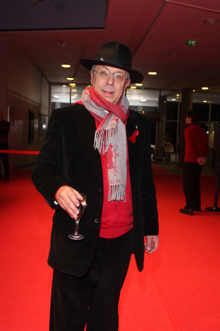 Dieter Kosslick mit Glas Sekt beim 23 Teddy Award in der "Schwangeren Auster" in Berlin/ Tiergarten