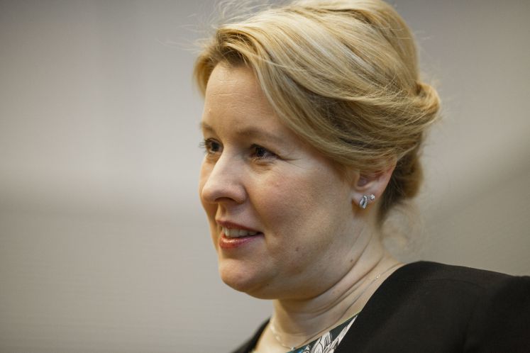 Die Bundesministerin für Familie, Senioren, Frauen und Jugend, Franziska Giffey (SPD), kommt zur Sitzung der SPD-Bundestagsfraktion im Deutschen Bundestag