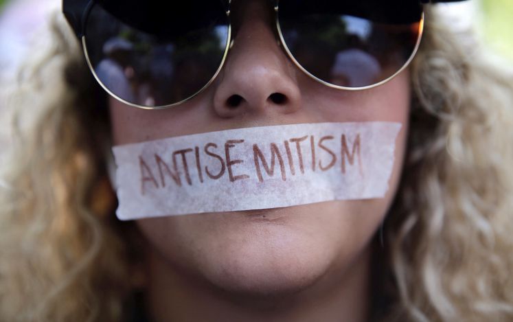 Teilnehmer nehmen an einer antiisraelischen Demonstration anlässlich des jährlich stattfindenden al-Quds-Tages teil. Der al-Quds-Tag ruft alle Muslime auf, am letzten Freitag des Fastenmonats Ramadan ihre Solidarität mit dem palästinensischen Volk zu erklären.