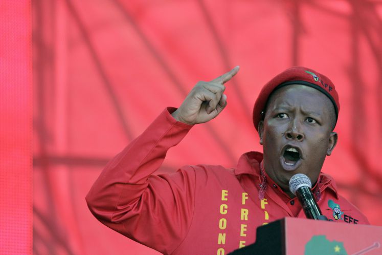 Julius Malema am Podium während einer Rede