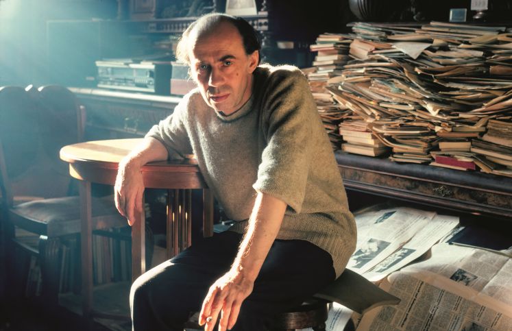 Carlfriedrich Claus in seinem Studienraum in Annaberg-Buchholz