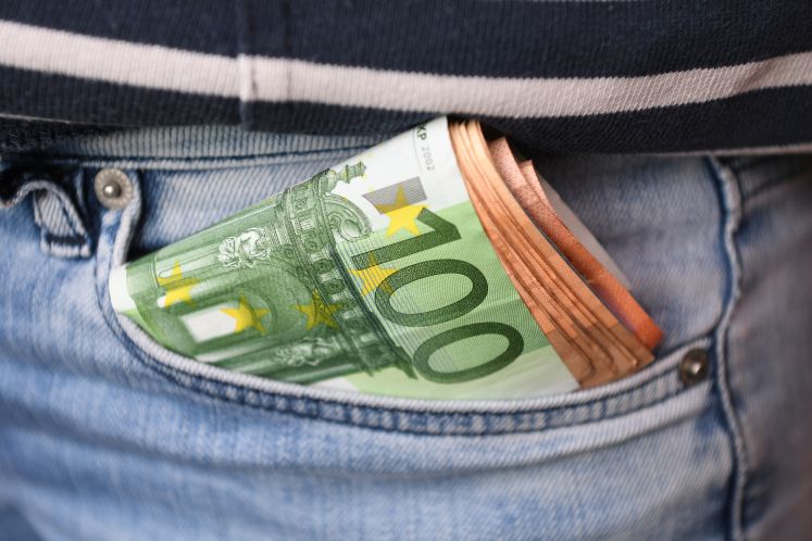 Geld in Hosentasche