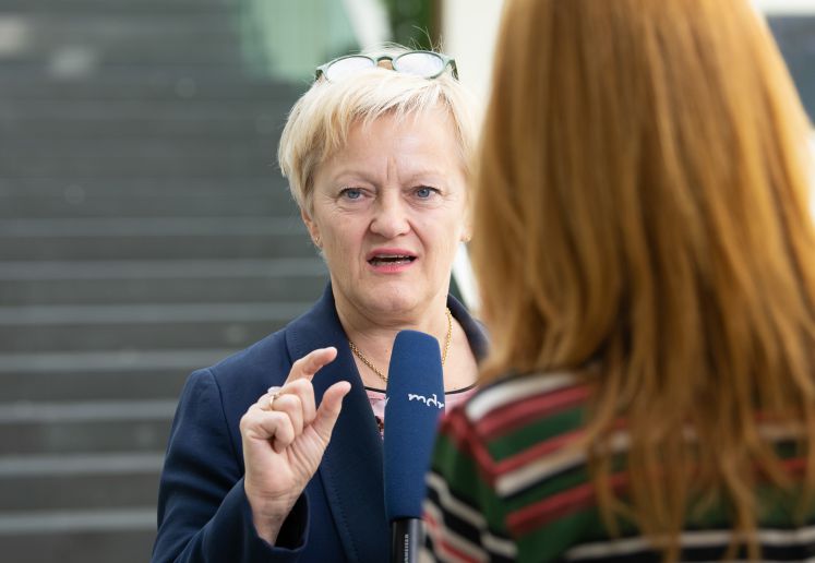 04.07.2019, Berlin: Renate Künast (Bündnis 90/Die Grünen) nach einer Pressekonferenz zur Gründung der HateAid GmbH. HateAid will Menschen helfen, die im Netz mit beleidigenden und diskriminierenden Aussagen konfrontiert sind.