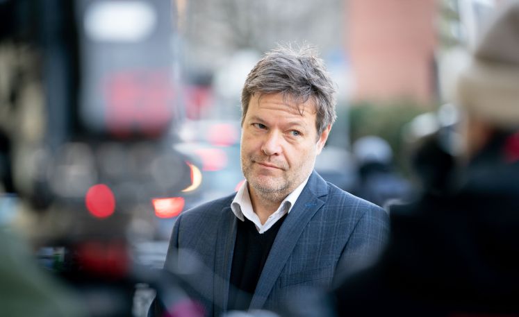20.01.2020, Berlin: Robert Habeck, Bundesvorsitzender von Bündnis 90/Die Grünen, gibt ein Pressestatement vor der Sitzung des Parteirats seiner Partei.