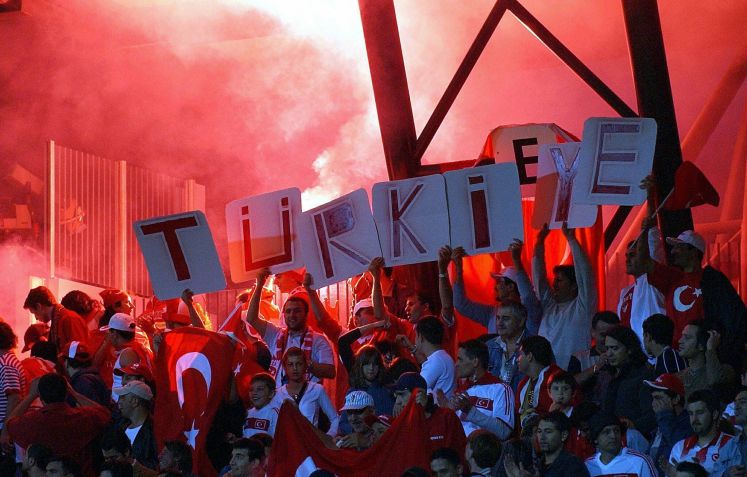 fussball-sprache-militaer-krieg-rassismus-politik