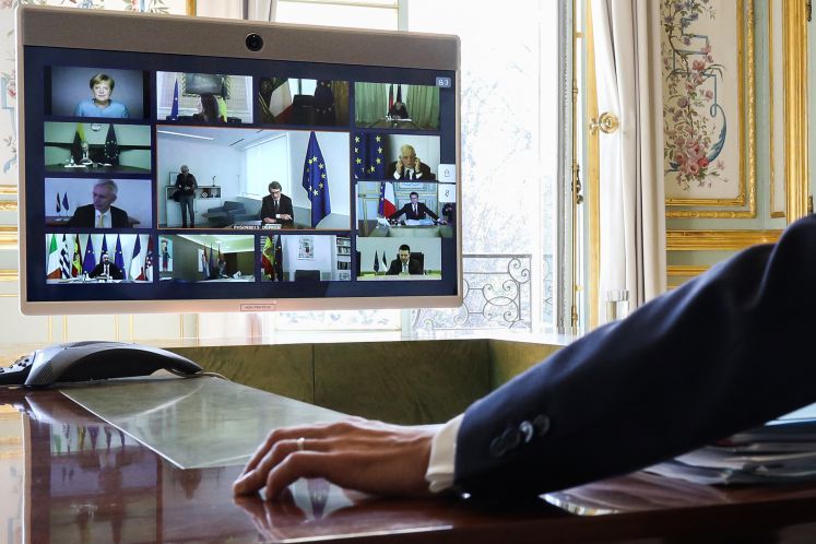 video-skype-zoom-googlehangout-coronavirus-krise-home-office-kommunikation