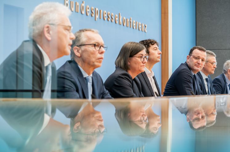 coronakrise-herrschaft-virologen-rki-lothar-wieler-christian-drosten-infektionsschutz-notstand-jens-spahn