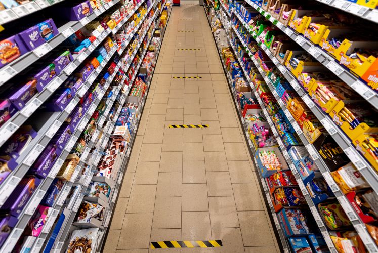 supermarkt-coronakrise-regale-hamstern-lieferungen