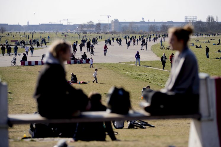 corona-krise-lob-regierung-bevoelkerung-ausgangsbeschraenkungen